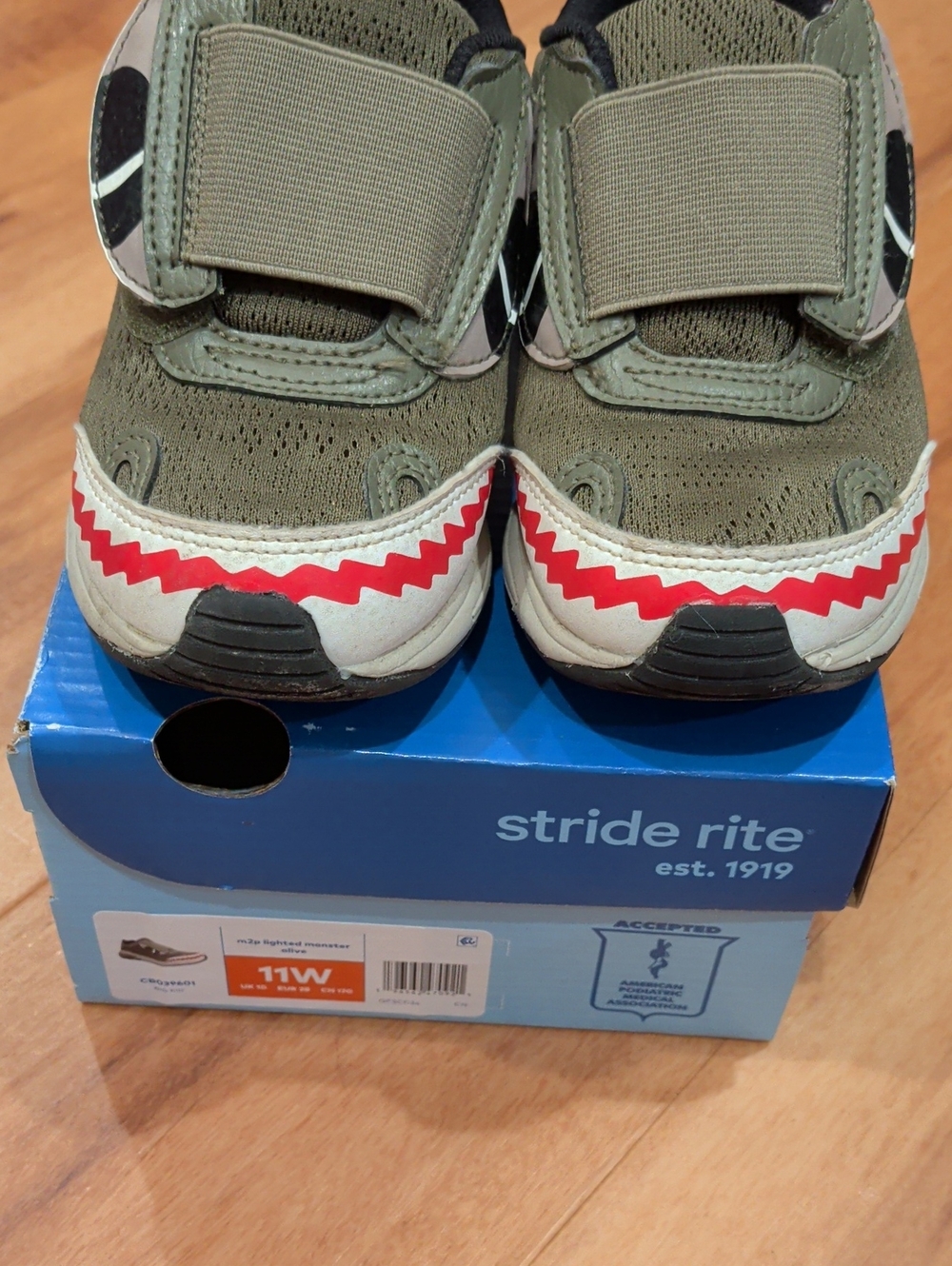 Stride Rite m2p Lighted Monster Shark Washable Light Up Toddler 11W Wide Shoe - Picture 3 of 14